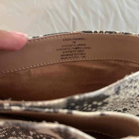 SALE ✨Snake Print Heeled Boots - Picture 2 of 4